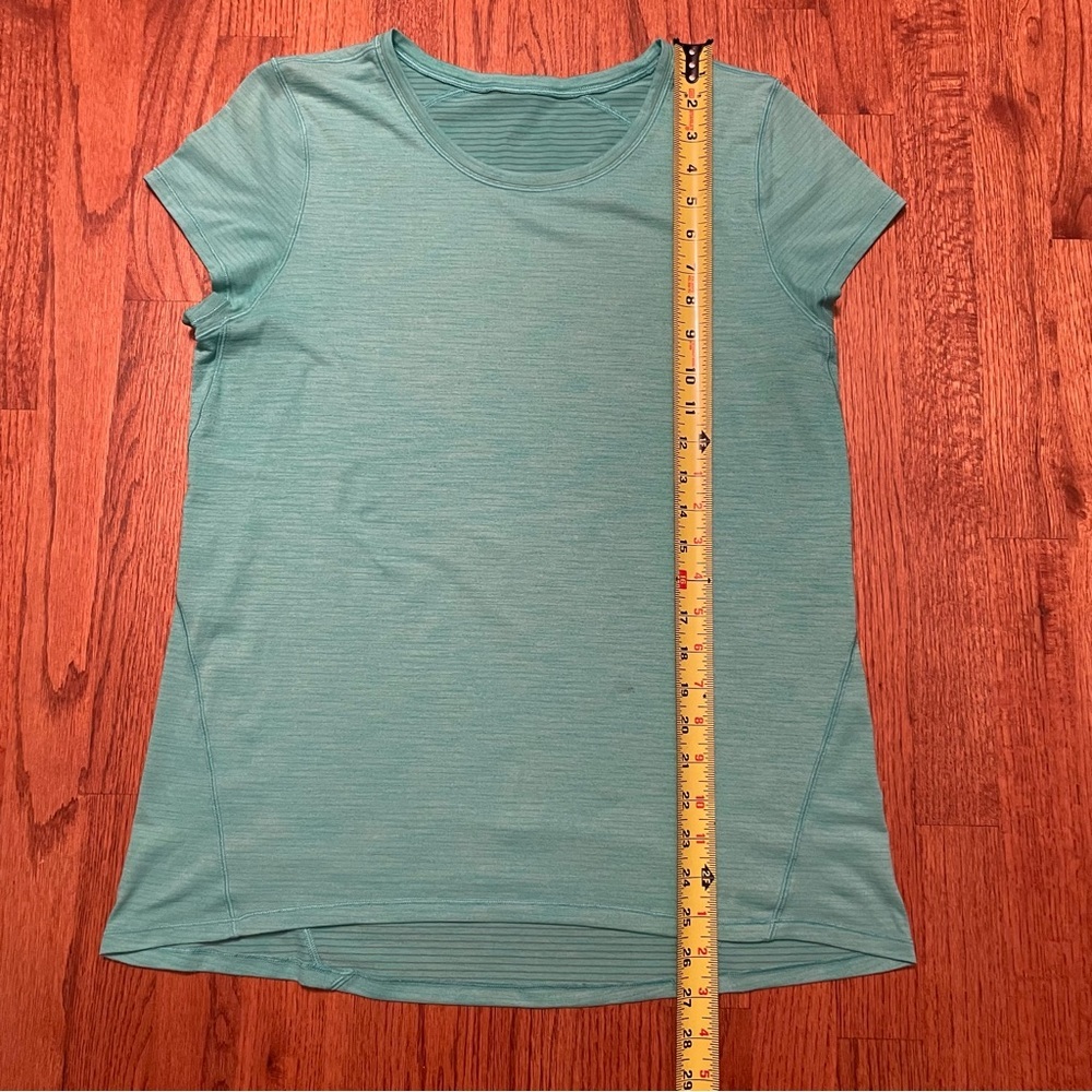 Lululemon short sleeve tee shirt top - Picture 10 of 11